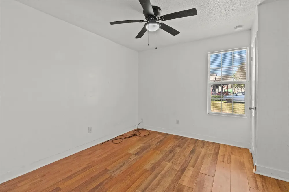 317 E B STREET La Porte, TX 77571