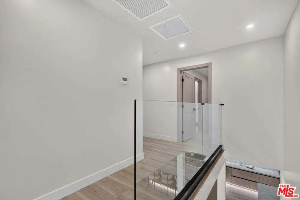 3243 Kirkham Drive Glendale, CA 91206