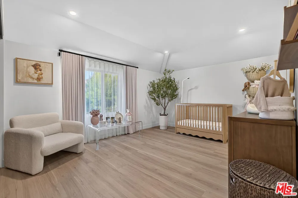 3243 Kirkham Drive Glendale, CA 91206
