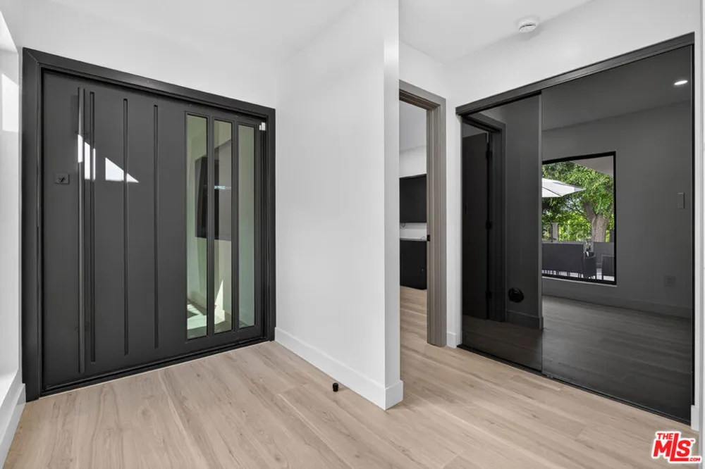 3243 Kirkham Drive Glendale, CA 91206