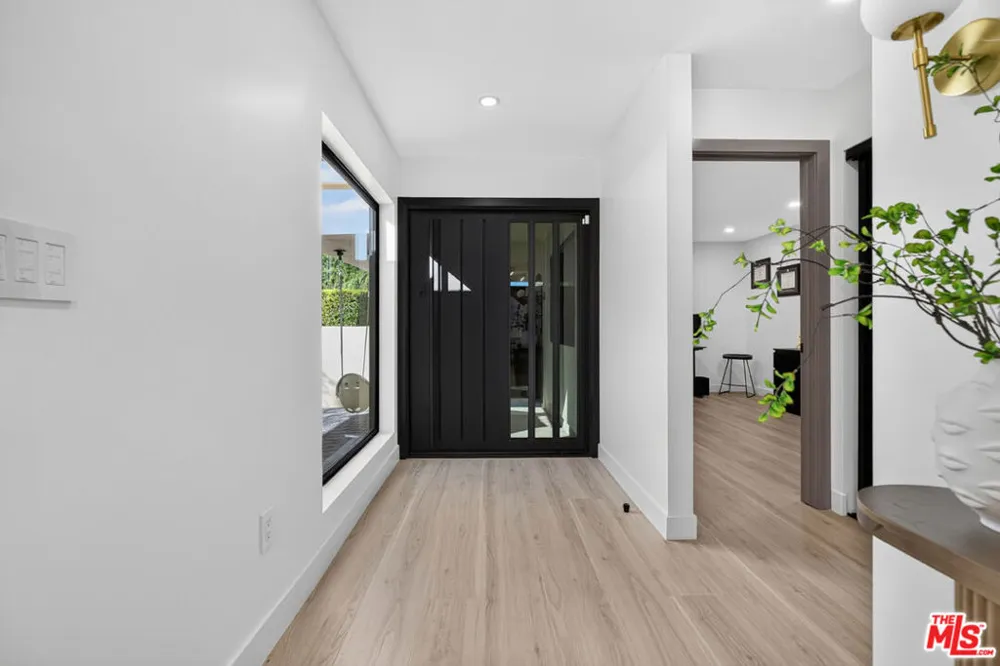 3243 Kirkham Drive Glendale, CA 91206