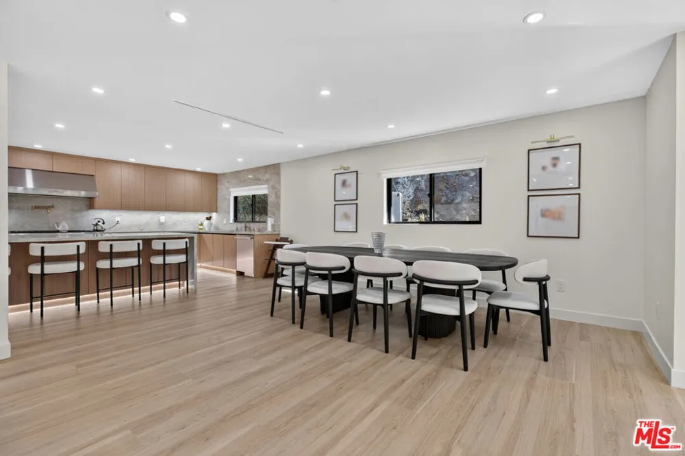 3243 Kirkham Drive Glendale, CA 91206