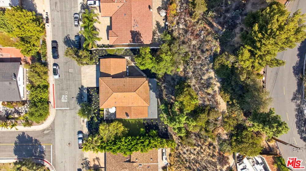 3243 Kirkham Drive Glendale, CA 91206