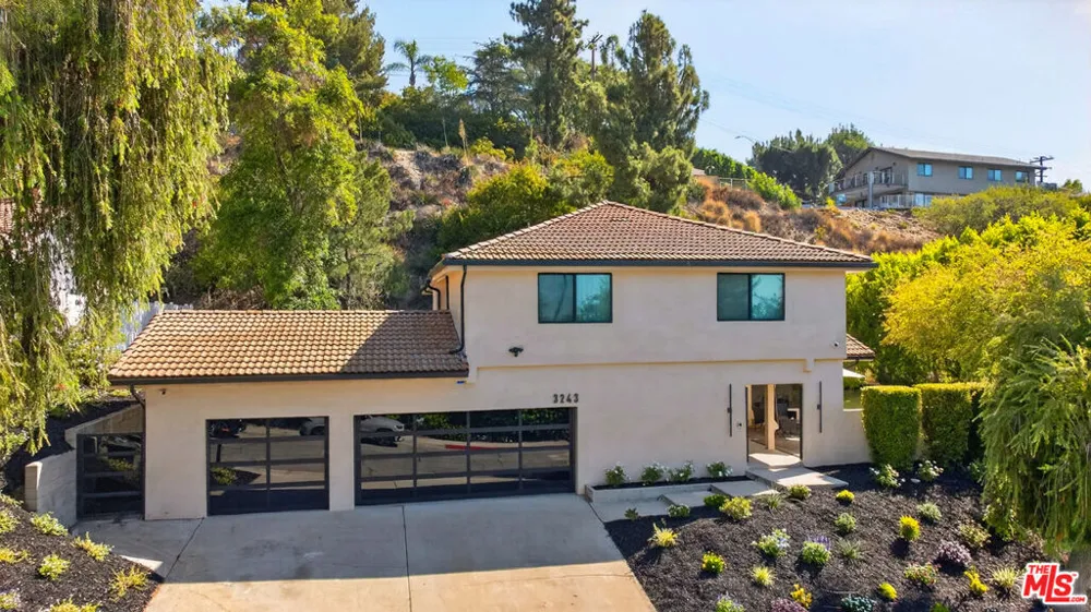 3243 Kirkham Drive Glendale, CA 91206