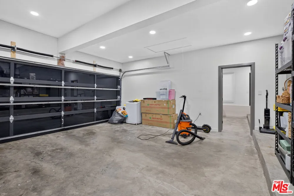 3243 Kirkham Drive Glendale, CA 91206