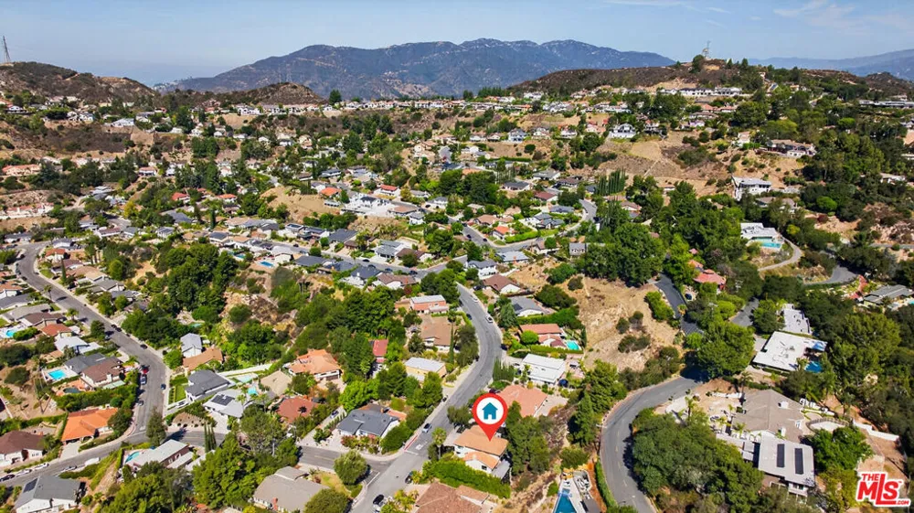 3243 Kirkham Drive Glendale, CA 91206