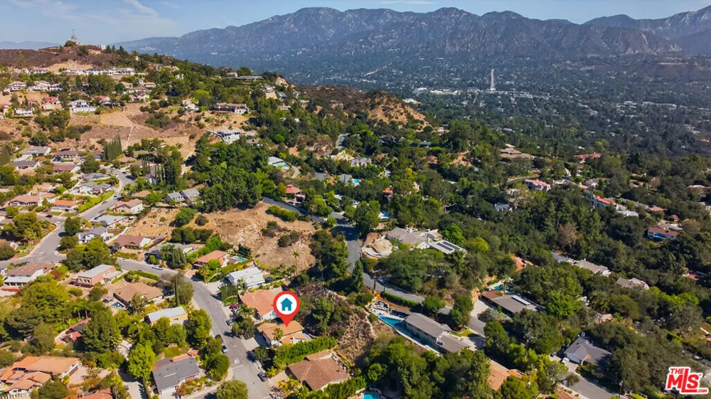 3243 Kirkham Drive Glendale, CA 91206