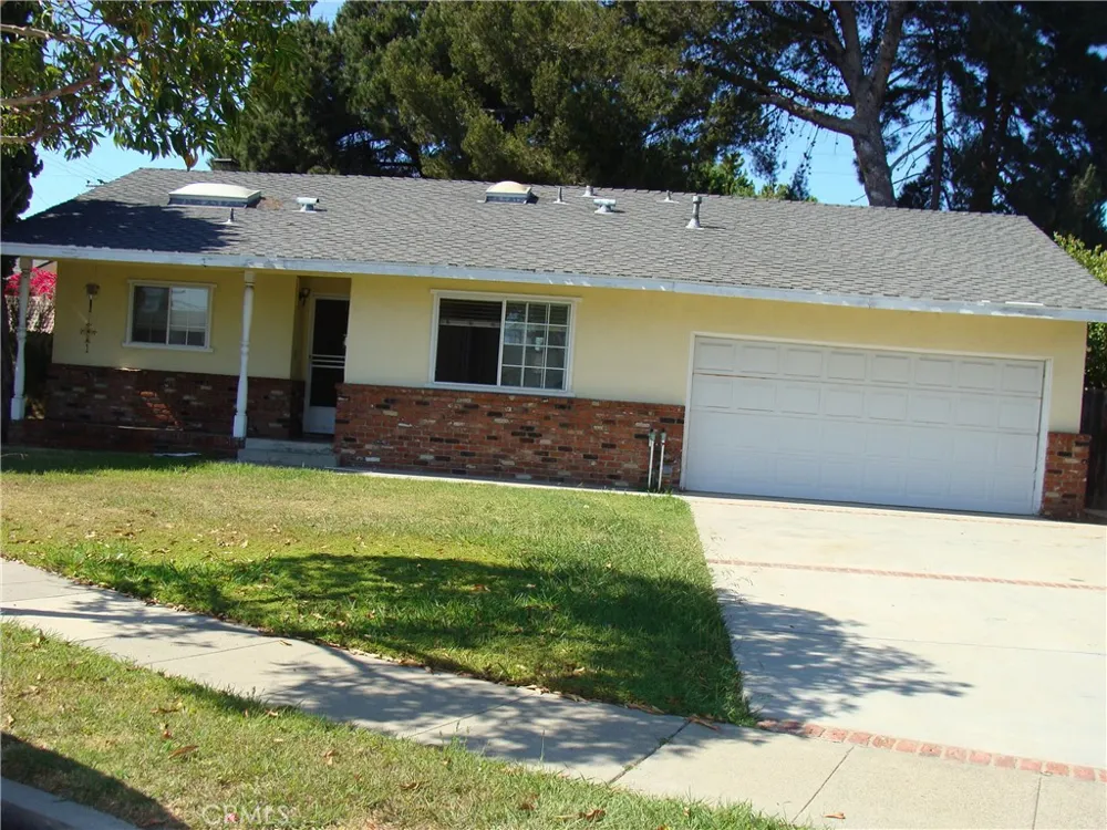 8521 Merle Huntington Beach, CA 92647