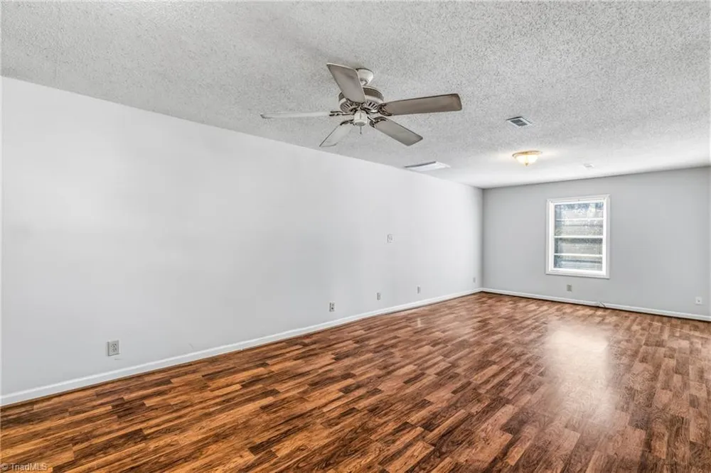 3825 Old Hollow Road Kernersville, NC 27284