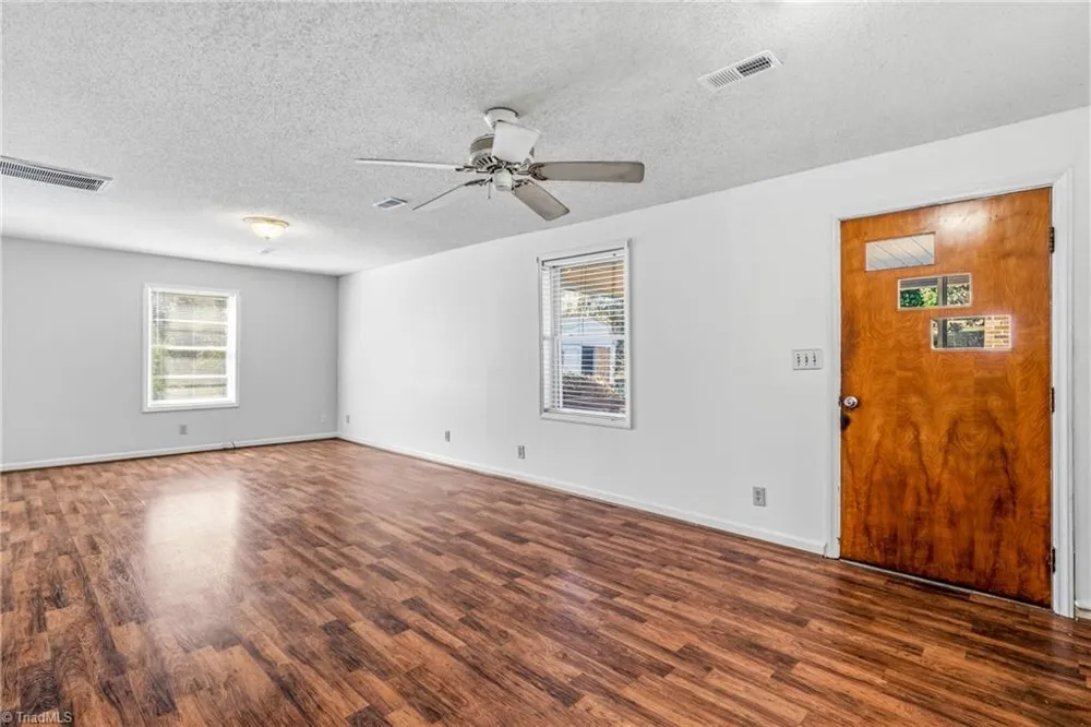 3825 Old Hollow Road Kernersville, NC 27284