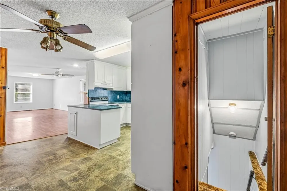 3825 Old Hollow Road Kernersville, NC 27284