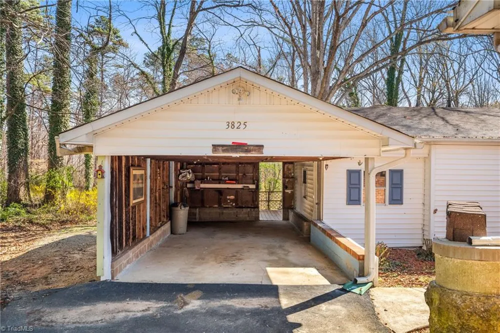 3825 Old Hollow Road Kernersville, NC 27284