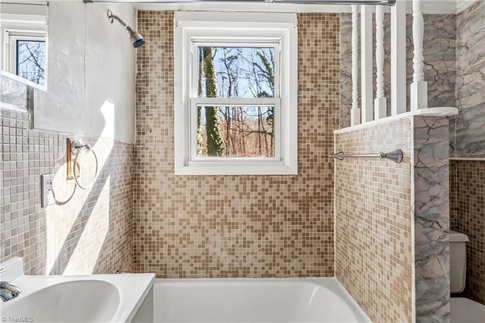 3825 Old Hollow Road Kernersville, NC 27284