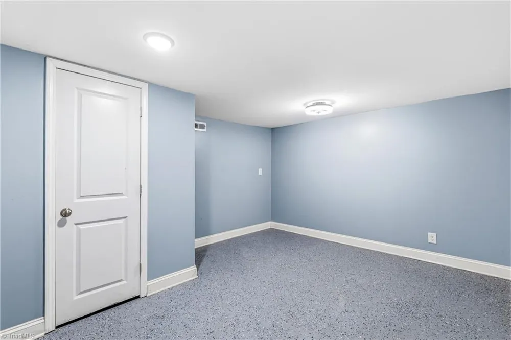 3825 Old Hollow Road Kernersville, NC 27284