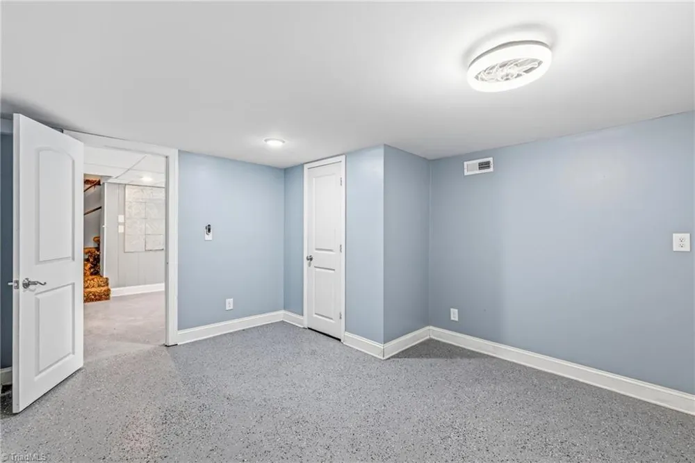 3825 Old Hollow Road Kernersville, NC 27284