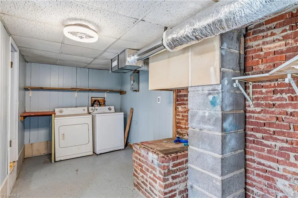 3825 Old Hollow Road Kernersville, NC 27284