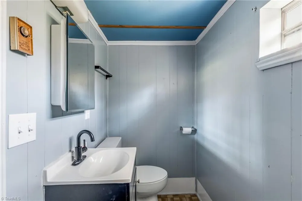 3825 Old Hollow Road Kernersville, NC 27284