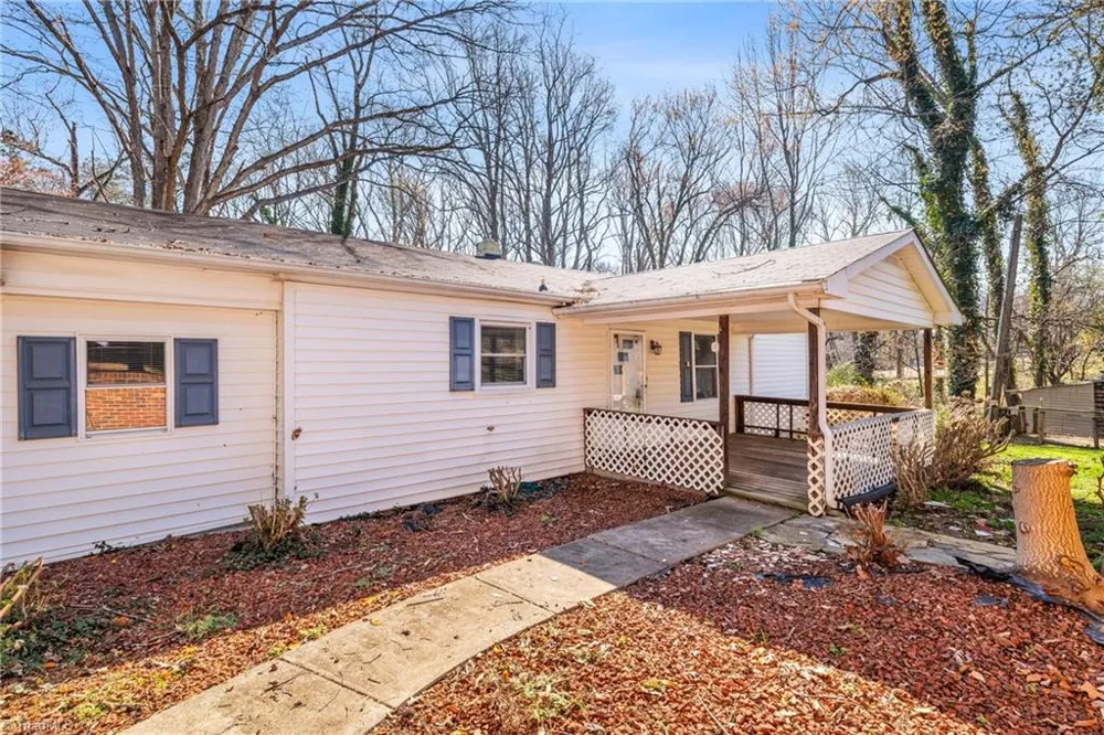 3825 Old Hollow Road Kernersville, NC 27284