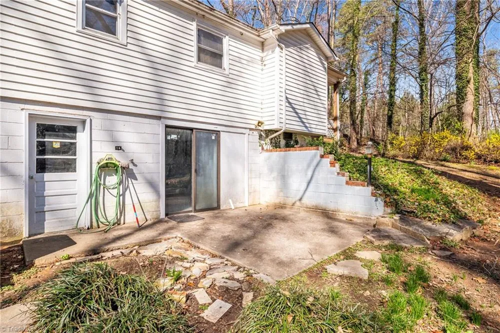 3825 Old Hollow Road Kernersville, NC 27284