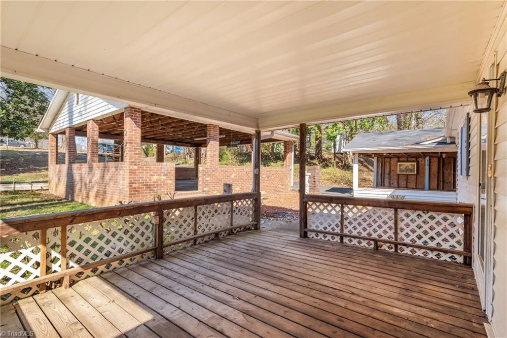 3825 Old Hollow Road Kernersville, NC 27284