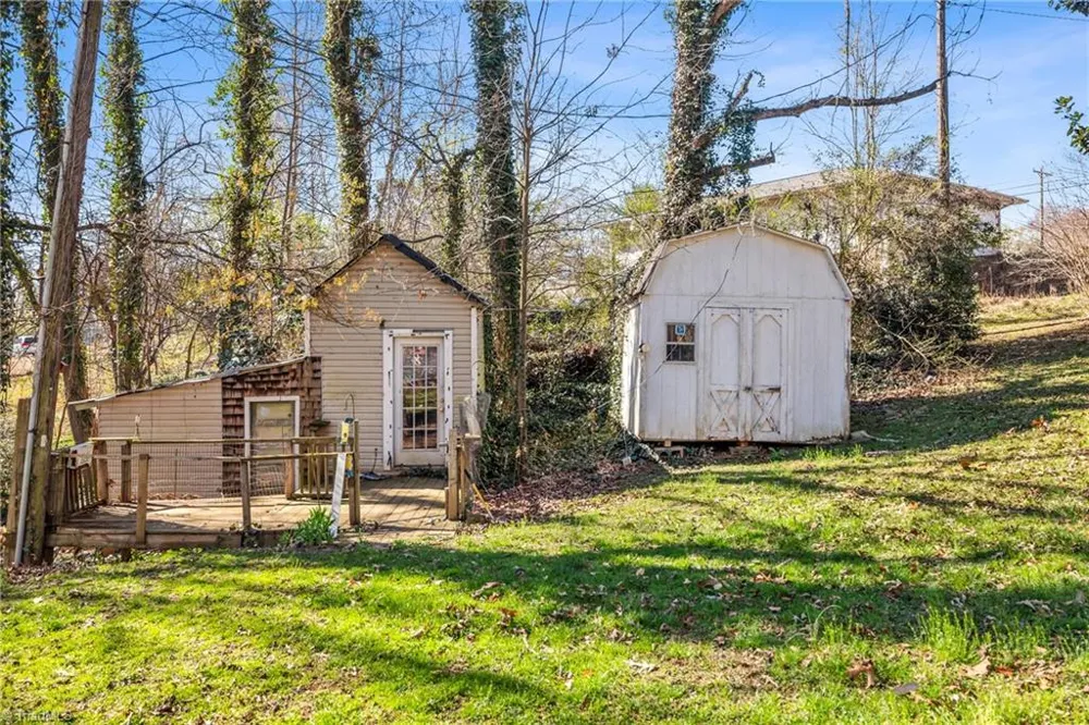 3825 Old Hollow Road Kernersville, NC 27284
