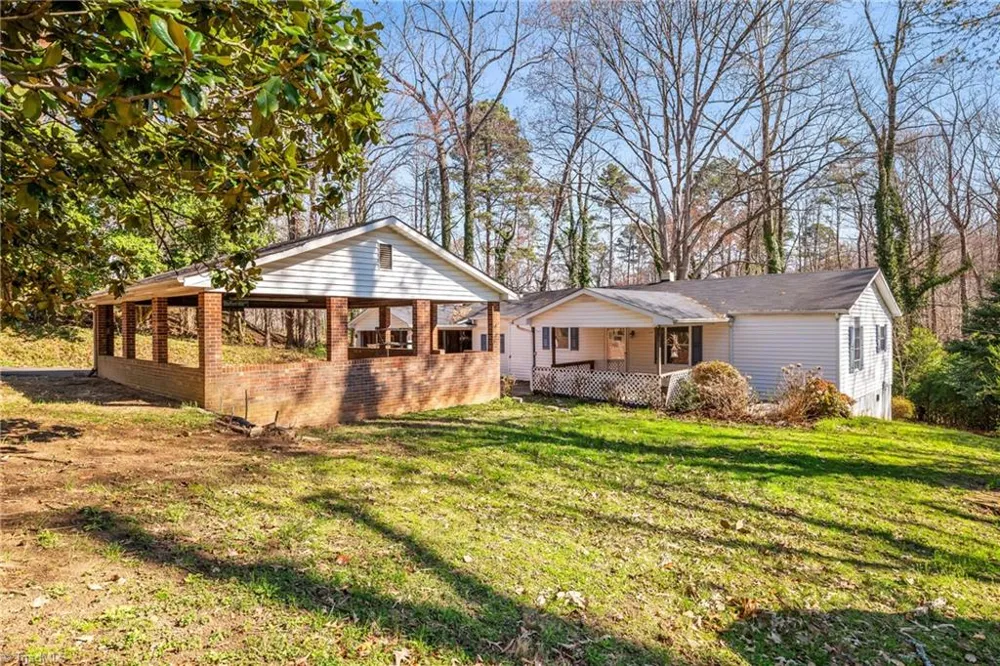 3825 Old Hollow Road Kernersville, NC 27284