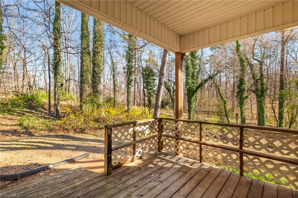 3825 Old Hollow Road Kernersville, NC 27284