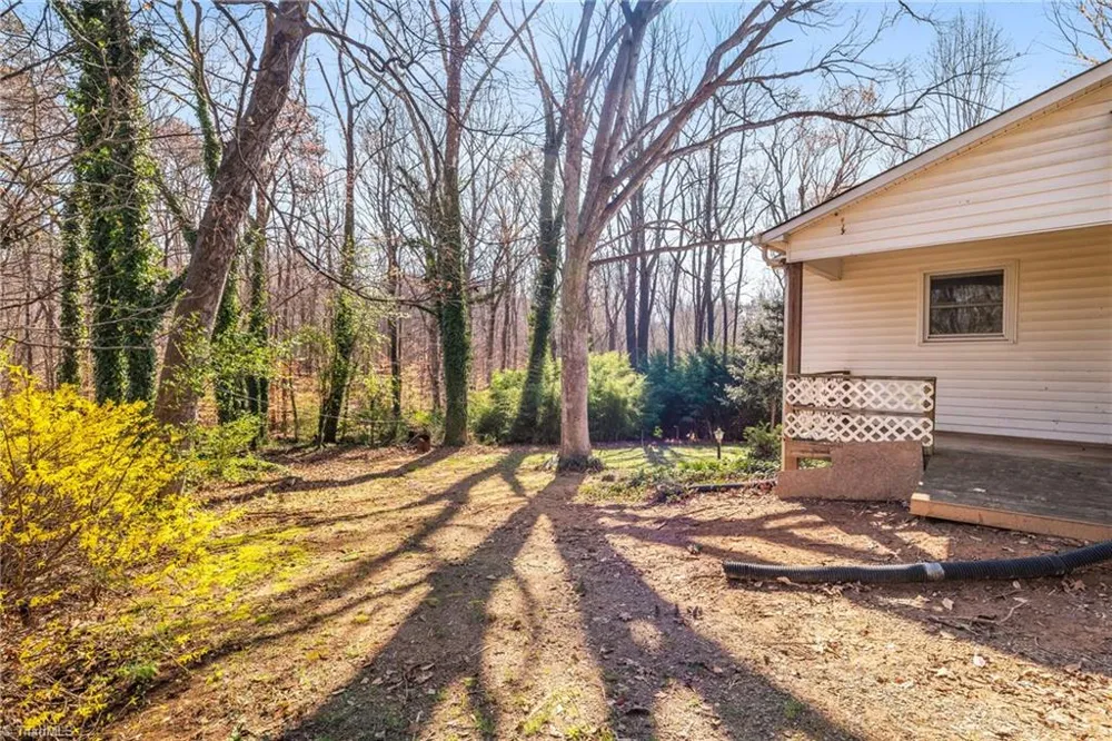 3825 Old Hollow Road Kernersville, NC 27284