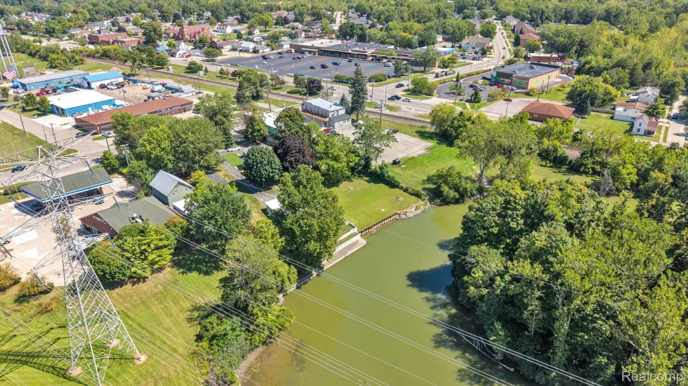 22421 Huron River Drive Rockwood City, MI 48173