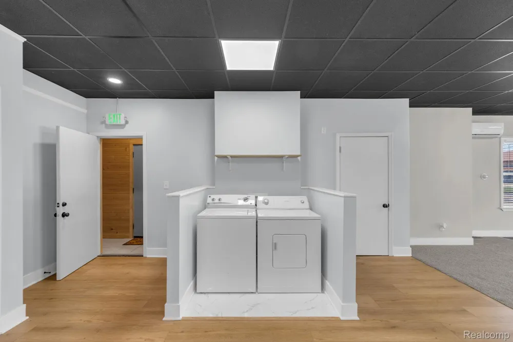 22421 Huron River Drive Rockwood City, MI 48173