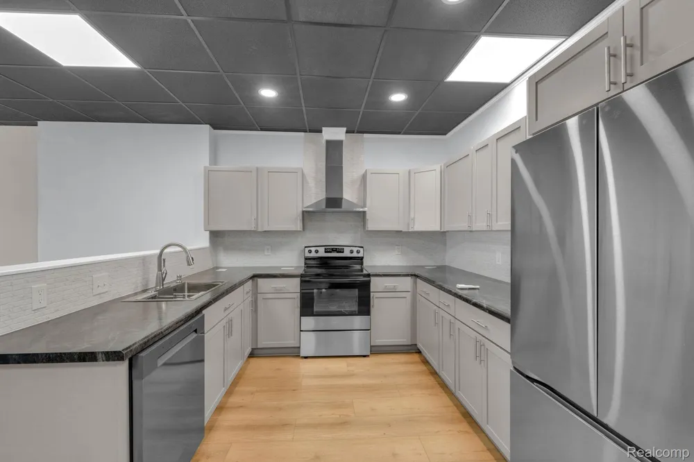 22421 Huron River Drive Rockwood City, MI 48173