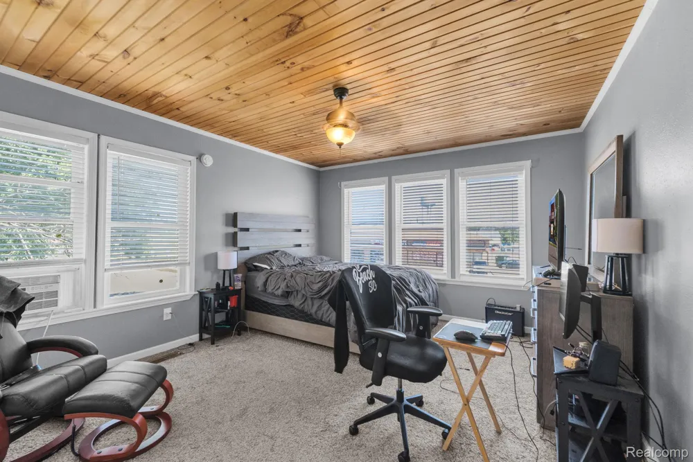 22421 Huron River Drive Rockwood City, MI 48173