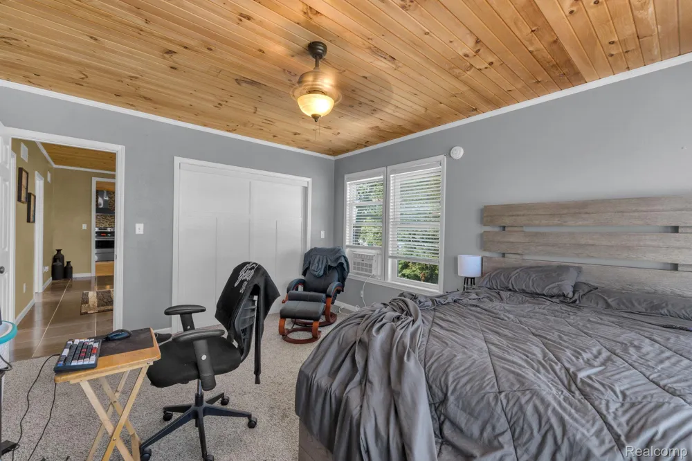 22421 Huron River Drive Rockwood City, MI 48173