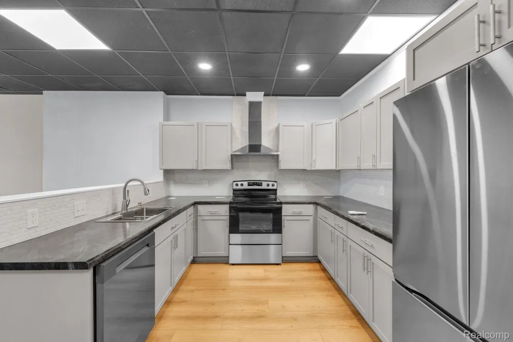 22421 Huron River Drive Rockwood City, MI 48173