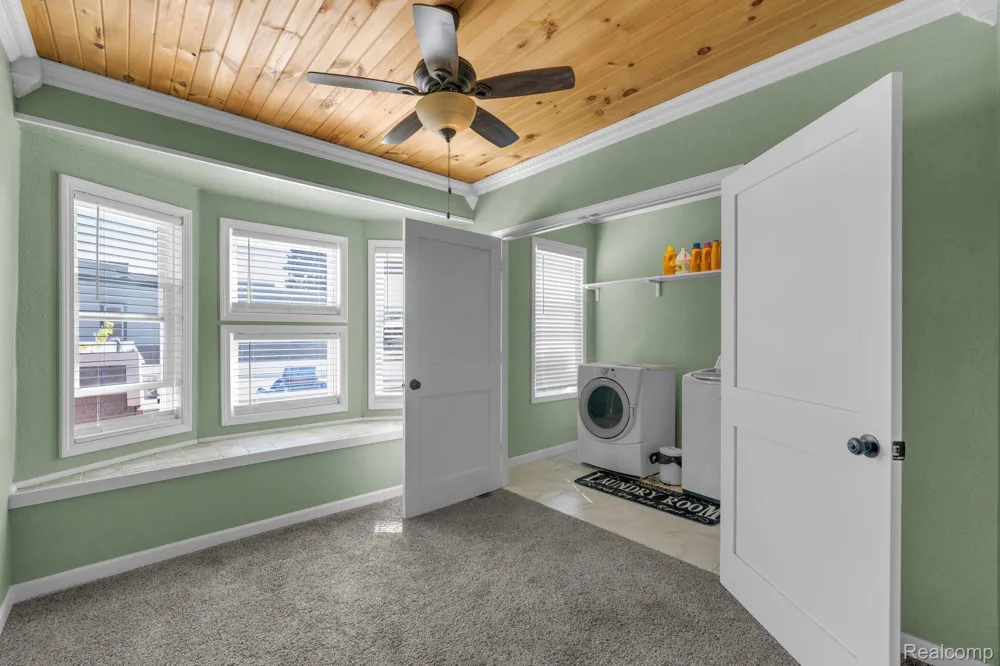 22421 Huron River Drive Rockwood City, MI 48173