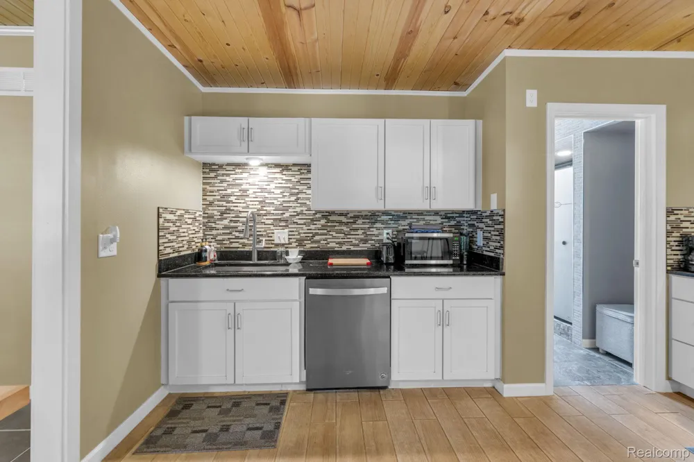 22421 Huron River Drive Rockwood City, MI 48173