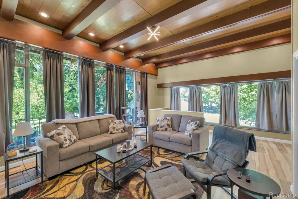 22421 Huron River Drive Rockwood City, MI 48173