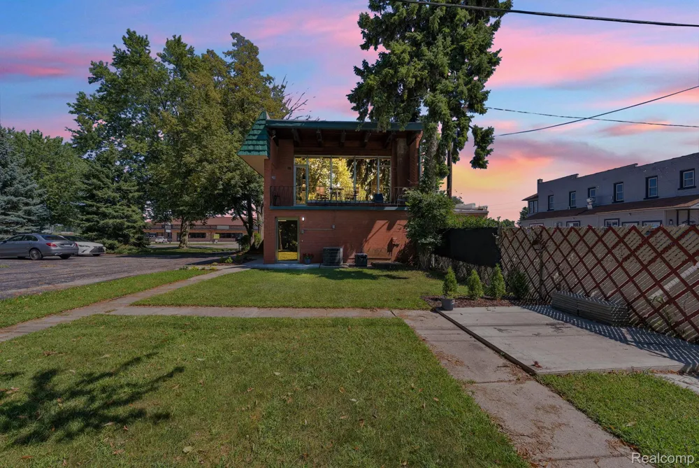 22421 Huron River Drive Rockwood City, MI 48173