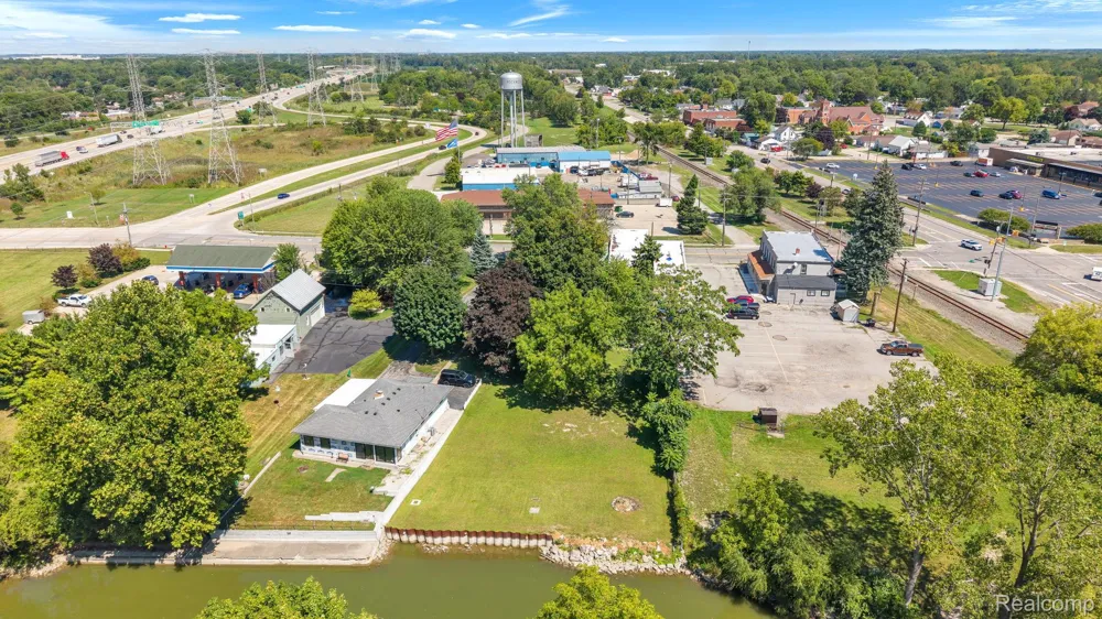 22421 Huron River Drive Rockwood City, MI 48173