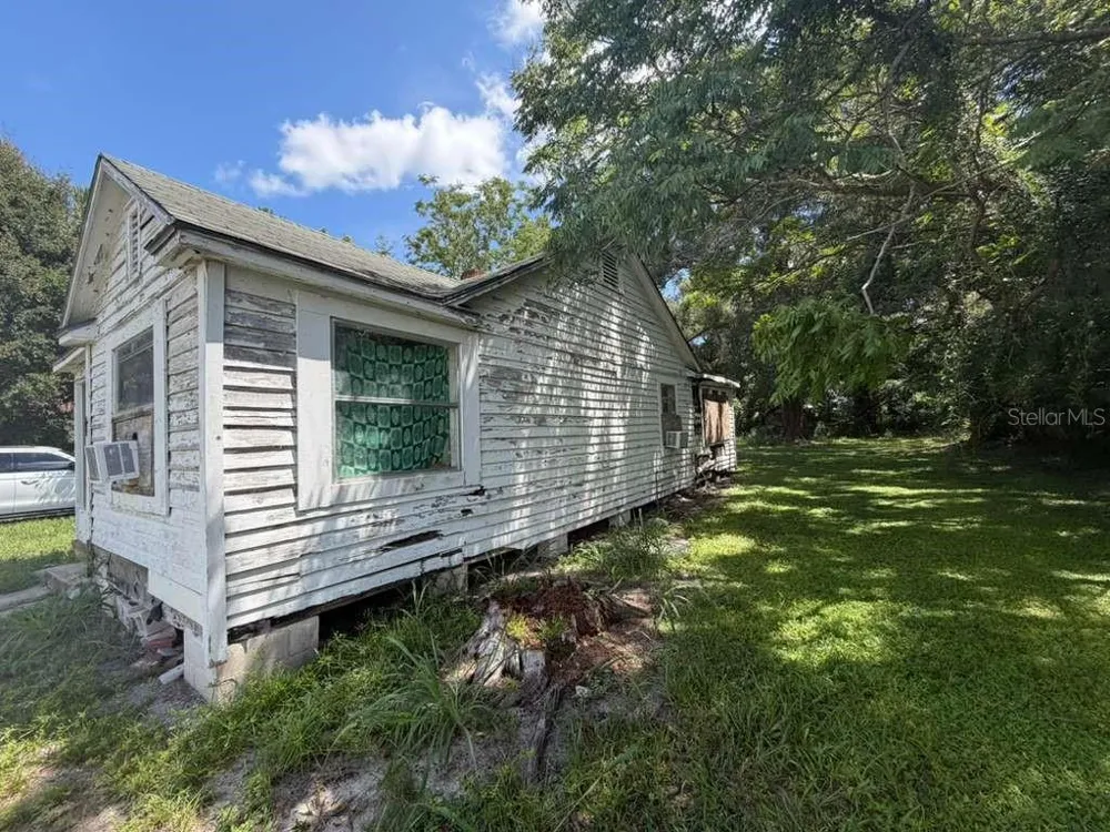 410 ORANGE AVE Umatilla, FL 32784