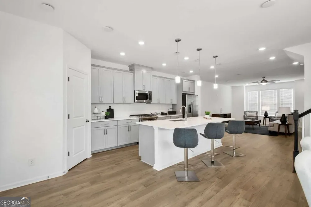 1427 Halstead PL Suwanee, GA 30024