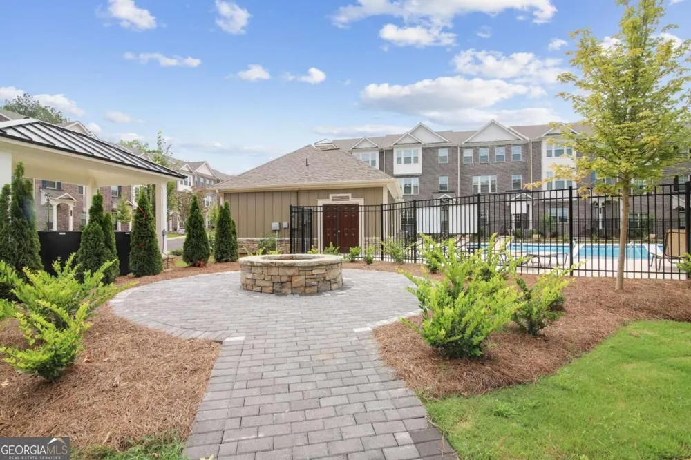 1427 Halstead PL Suwanee, GA 30024