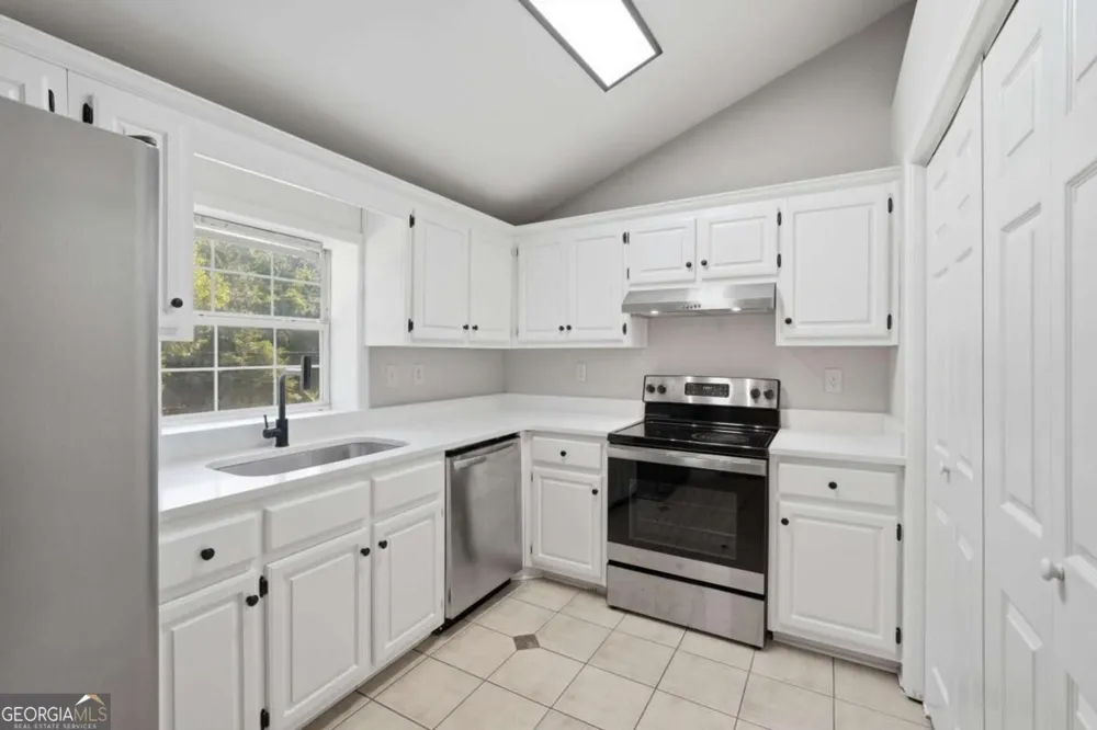 140 N Alexander ST Buford, GA 30518