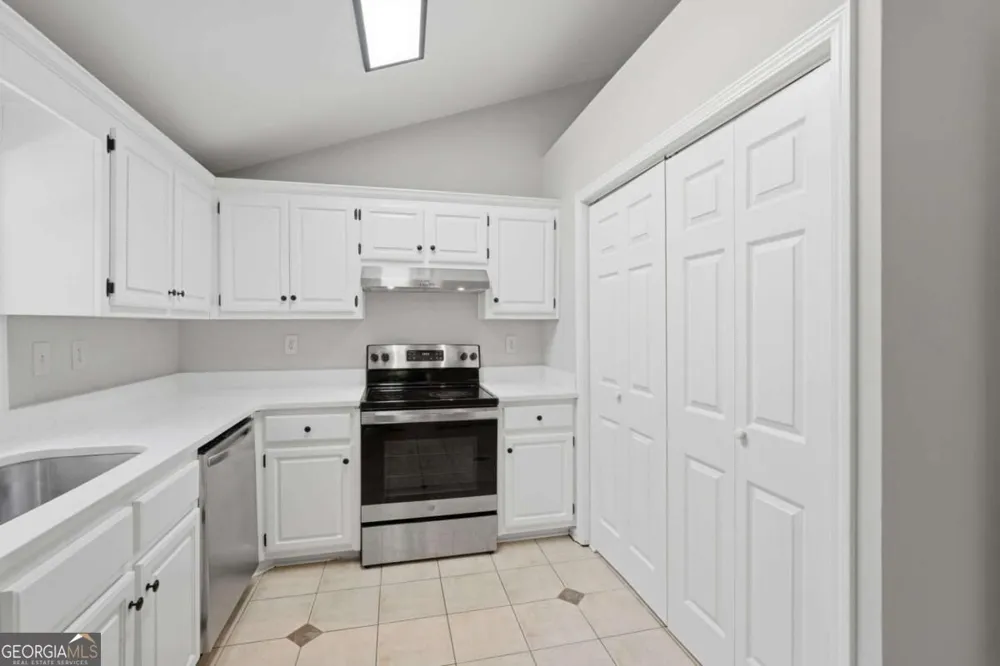 140 N Alexander ST Buford, GA 30518