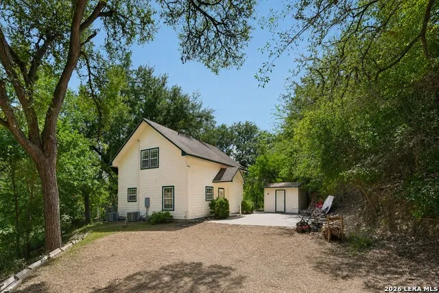 312 County Road 471 Gonzales, TX 78629