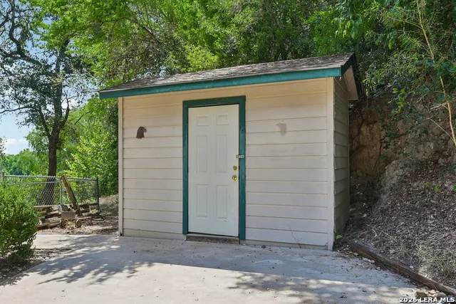 312 County Road 471 Gonzales, TX 78629