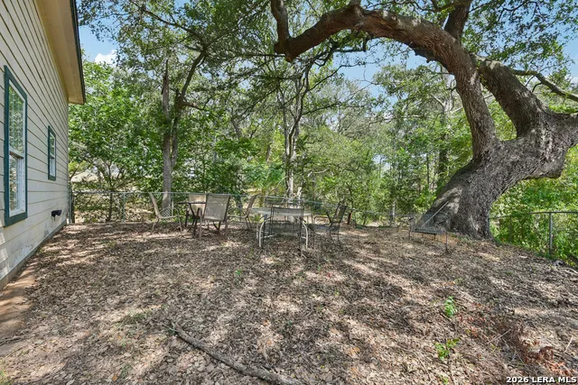 312 County Road 471 Gonzales, TX 78629