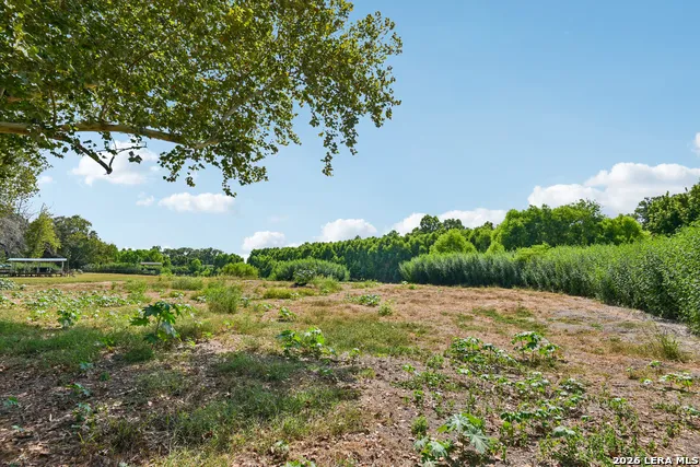 312 County Road 471 Gonzales, TX 78629