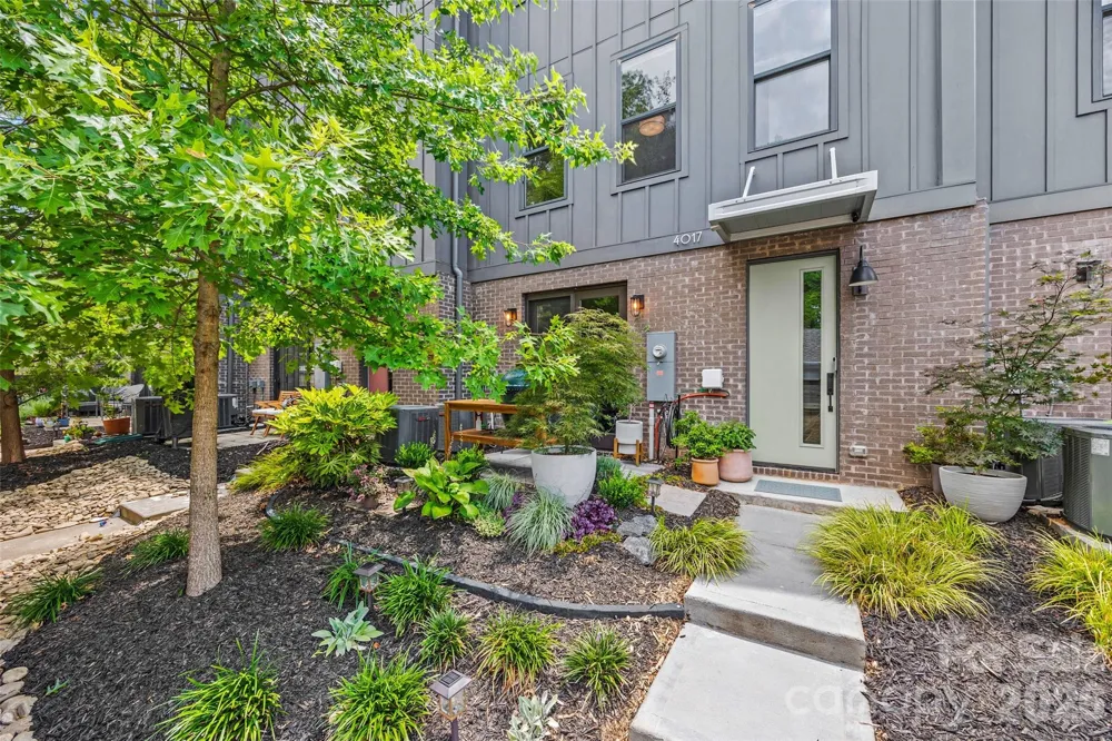 4017 Plaza Row Court Charlotte, NC 28205