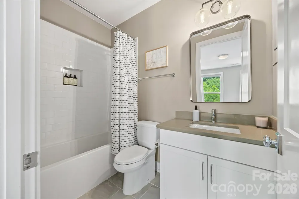 4017 Plaza Row Court Charlotte, NC 28205
